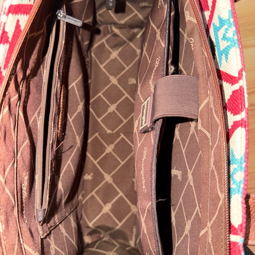 Wrangler Southwestern Pattern Wide Tote - Picture 7 of 8